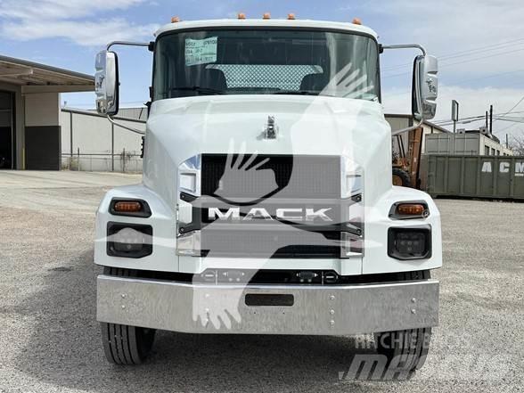 Mack MD7 Būvniecība- Citi