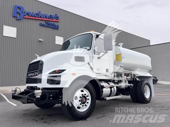 Mack MD7 Autocisterna