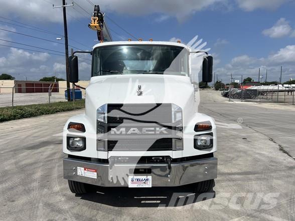 Mack MD7 Būvniecība- Citi