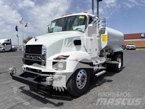 Mack MD7 Autocisterna