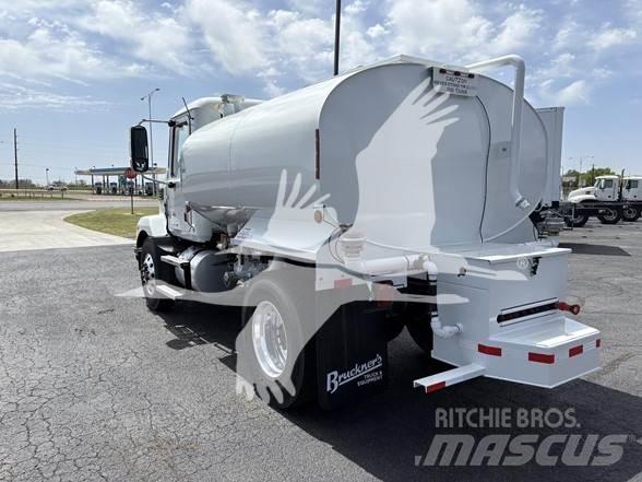 Mack MD7 Autocisterna