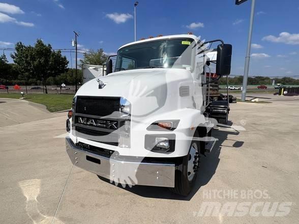 Mack MD7 Būvniecība- Citi