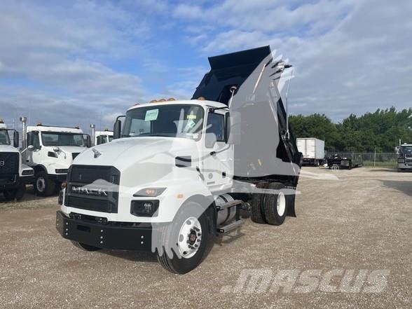 Mack MD7 Pašizgāzējs