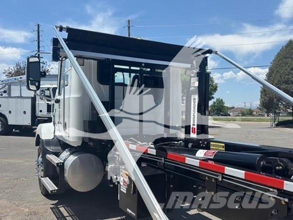 Mack MD7 Būvniecība- Citi
