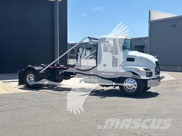 Mack MD7 Būvniecība- Citi