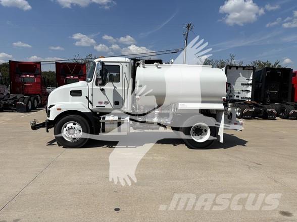 Mack MD7 Autocisterna