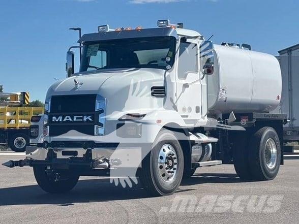 Mack MD7 Autocisterna
