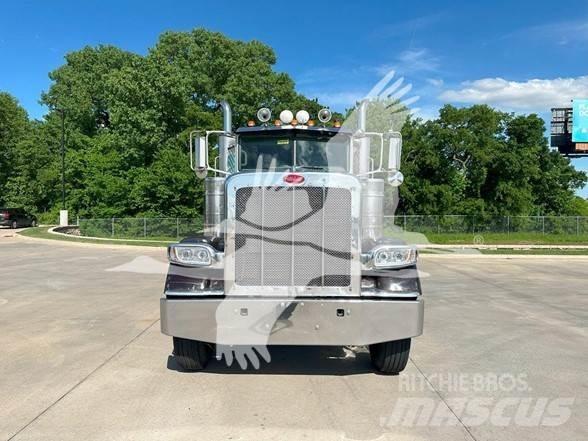 Peterbilt 388 Vilcēji