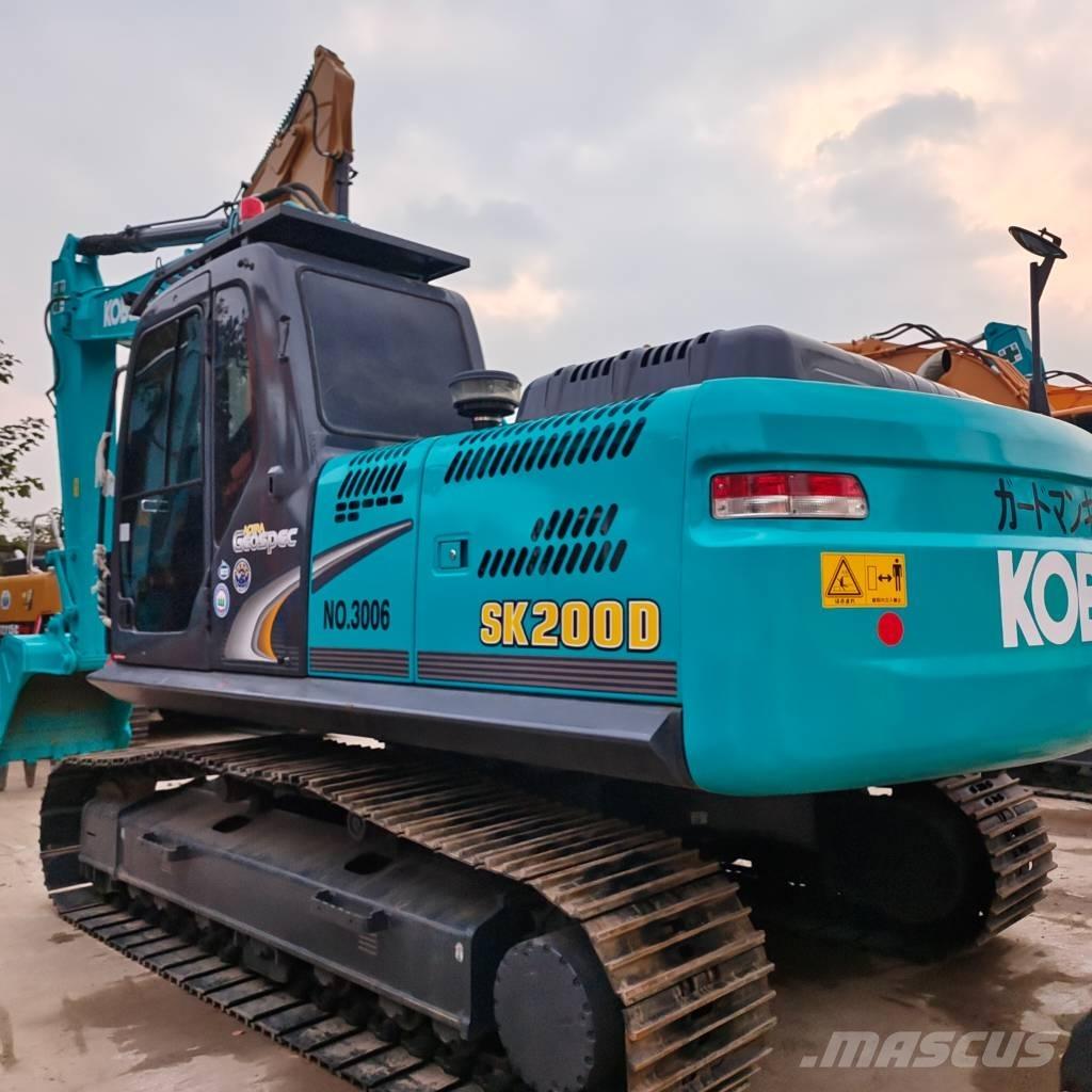 Kobelco SK 200 Kāpurķēžu ekskavatori