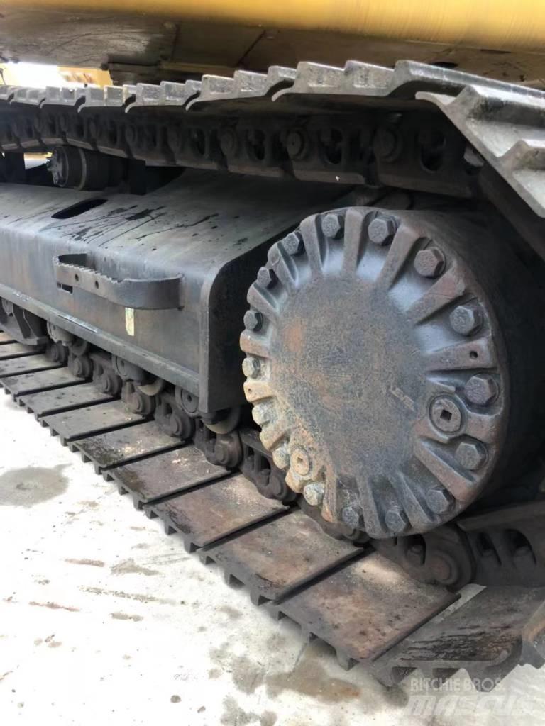CAT 323 D Kāpurķēžu ekskavatori