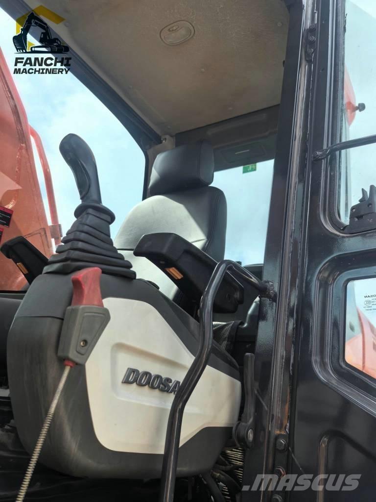 Doosan 360 Kāpurķēžu ekskavatori