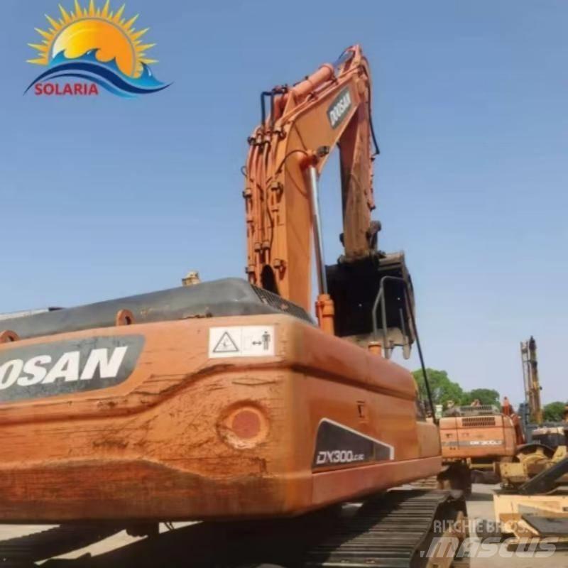Doosan DX 300 Kāpurķēžu ekskavatori