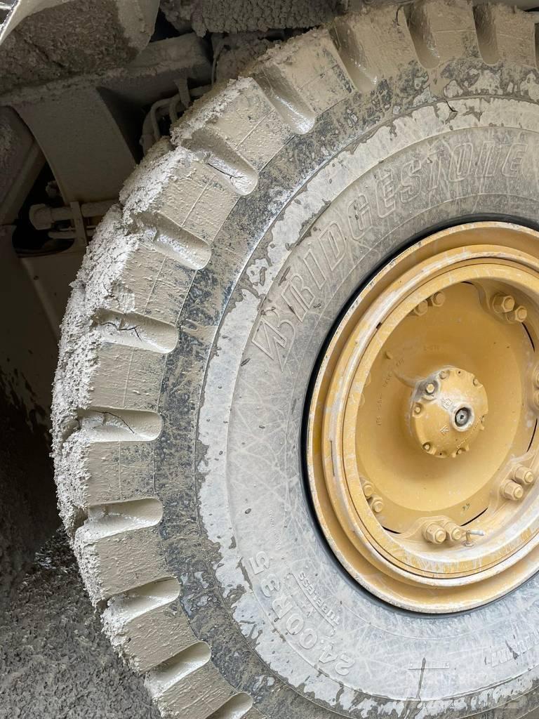 CAT 775G Karjeras kravas automašīnas