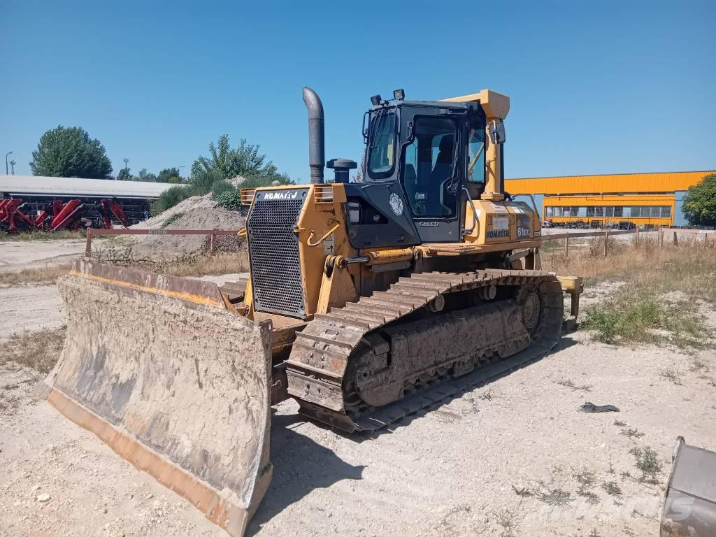 Komatsu D 61 EX-15 Kāpurķēžu buldozeri