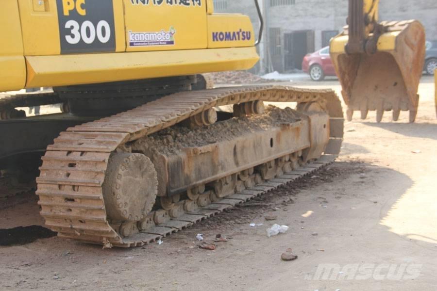 Komatsu PC 300-7 Kāpurķēžu ekskavatori