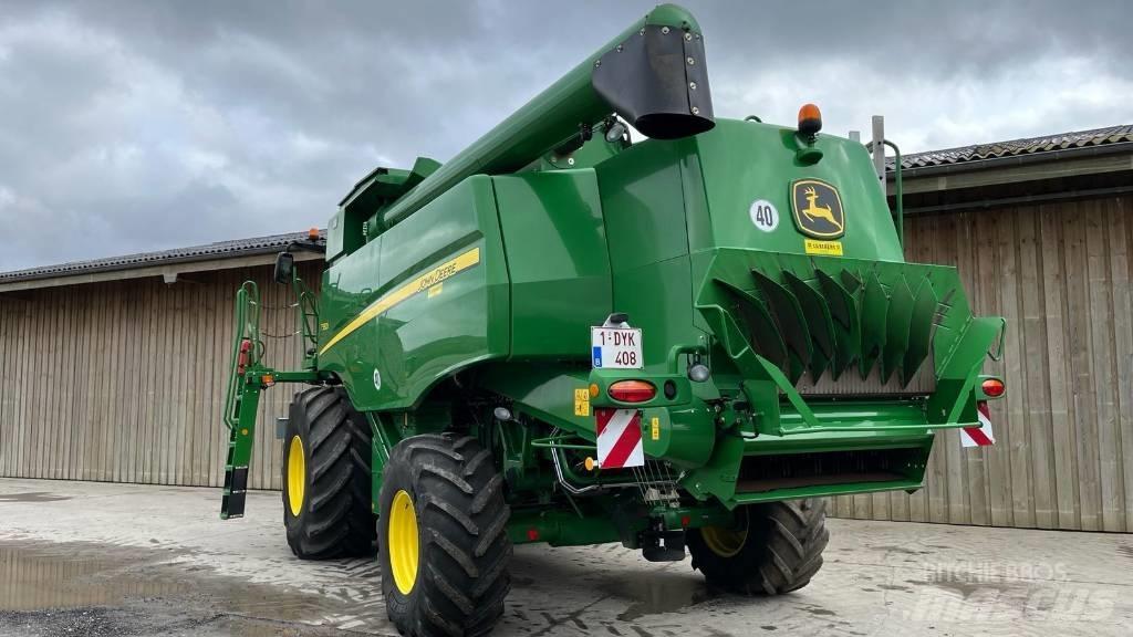 John Deere T 560 Ražas novākšanas kombaini