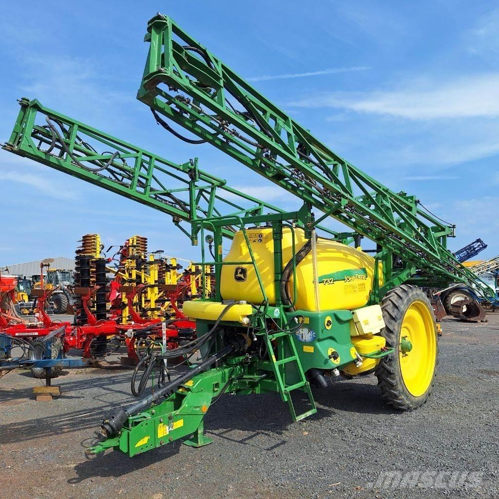 John Deere 732 Piekabināmie smidzinātāji(miglotāji)