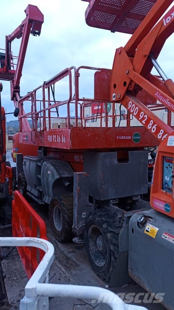 JLG 4394 RT Šķerveida pacēlāji