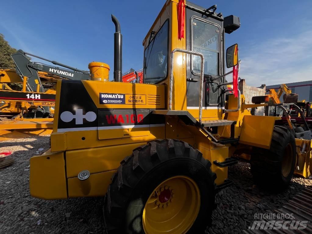 Komatsu WA100 Iekrāvēji uz riteņiem