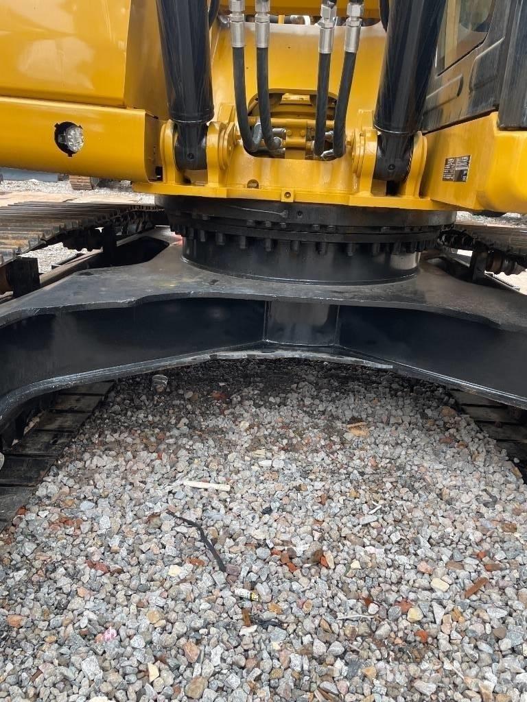 CAT 323GX Vidēja lieluma ekskavatori 7 t - 12 t