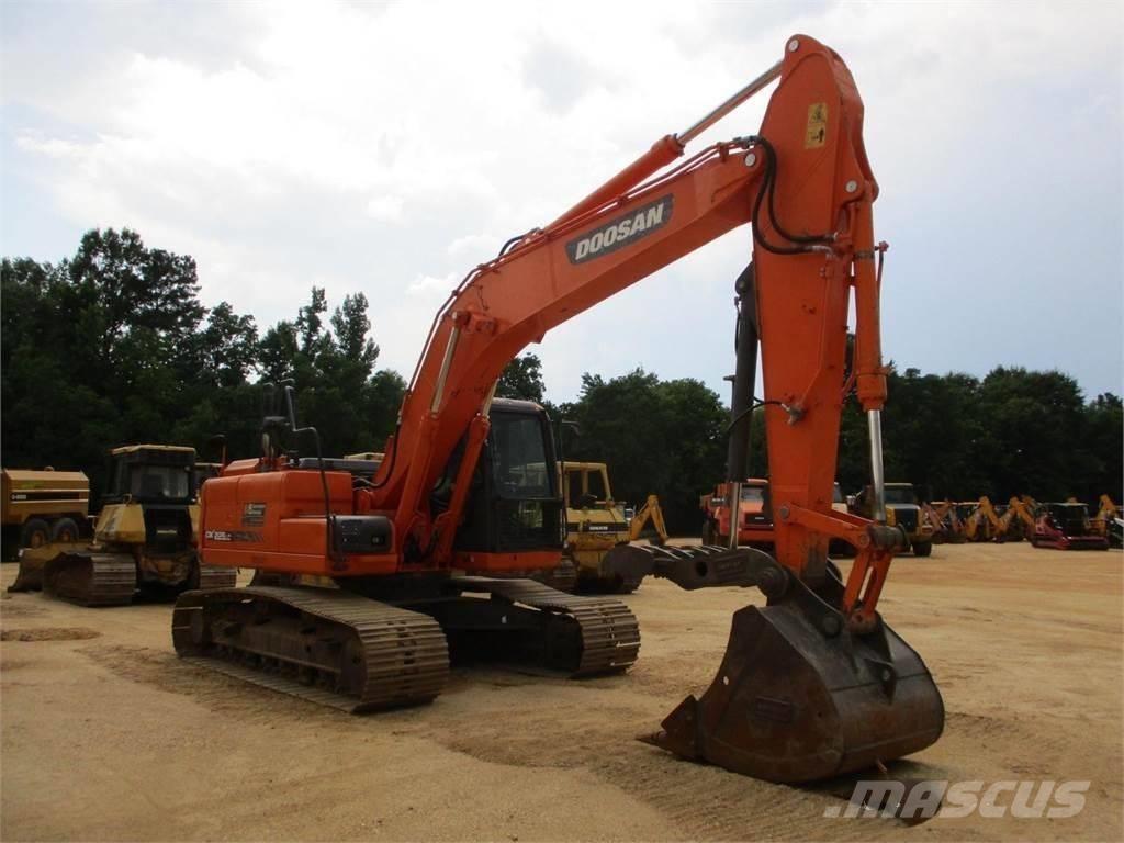 Doosan dx225 Kāpurķēžu ekskavatori