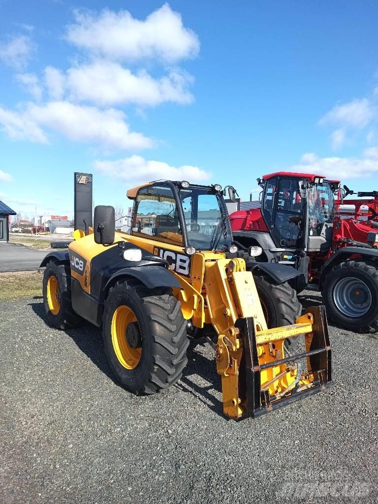 JCB 531-70 Lauksaimniecības pacēlāji