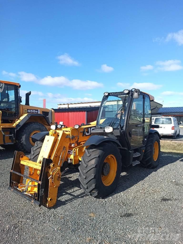 JCB 531-70 Lauksaimniecības pacēlāji