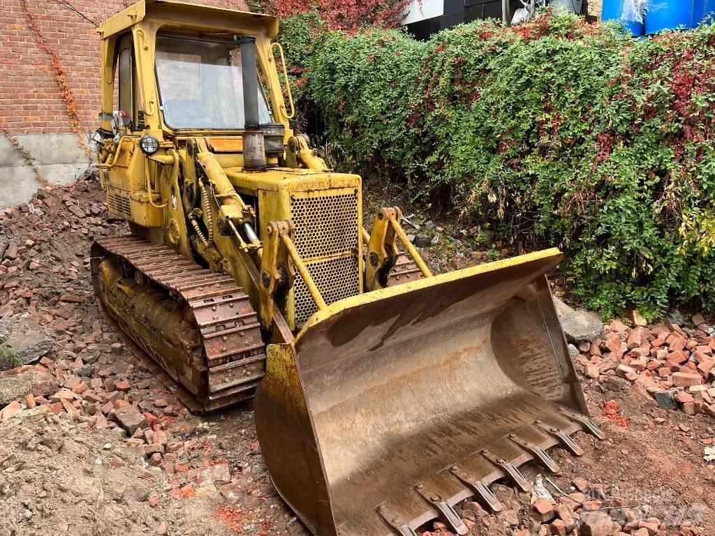 CAT 955 L Kāpurķēžu iekrāvēji
