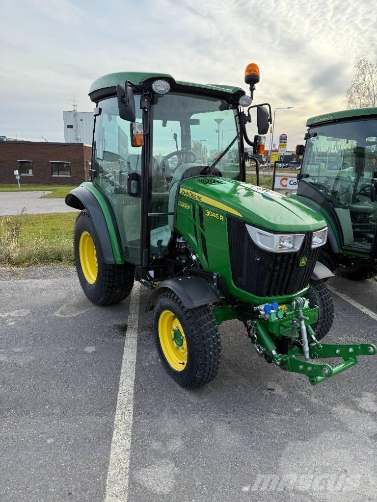 John Deere 3046 R Kompaktie traktori