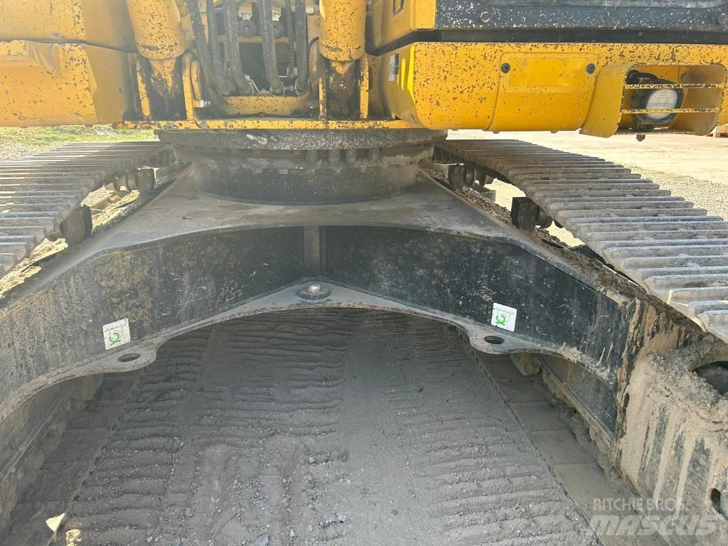 Komatsu PC 210 NLC-8 Kāpurķēžu ekskavatori