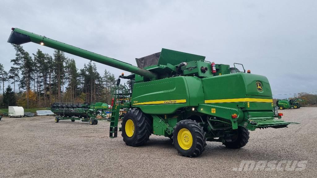 John Deere T 670 i Ražas novākšanas kombaini
