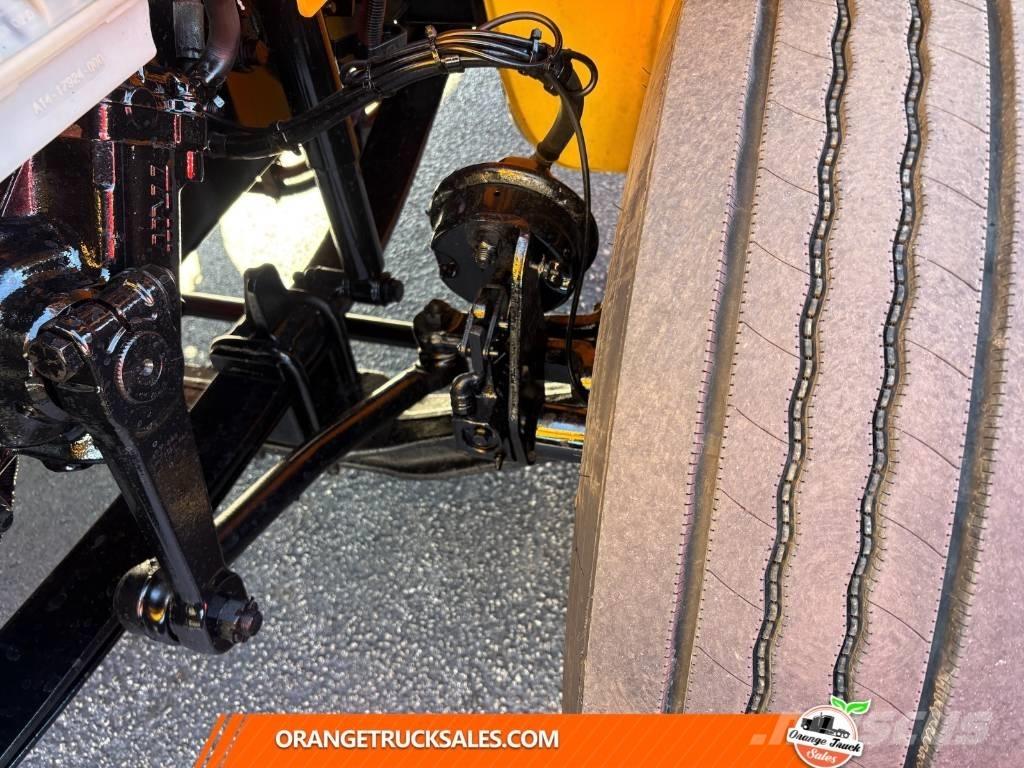 Freightliner M2 Furgons