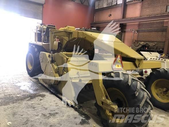 CAT RR-250 Asfalta savācējs