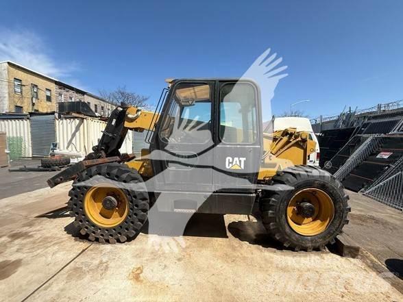 CAT TH82 Teleskopiskie manipulatori