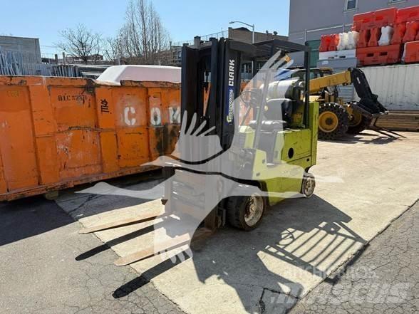 Clark C500S80 Tehnika ar dīzeļa dzinēju