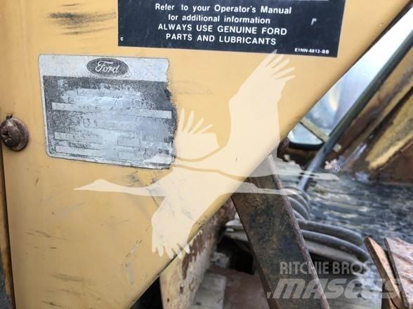 Ford 555B Ekskavatori-iekrāvēji