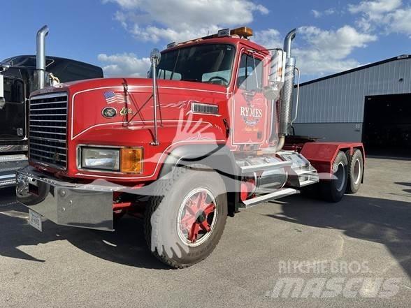 Mack CL753 Vilcēji