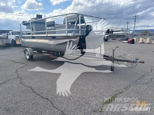  PONTOON BOAT Būvniecība- Citi
