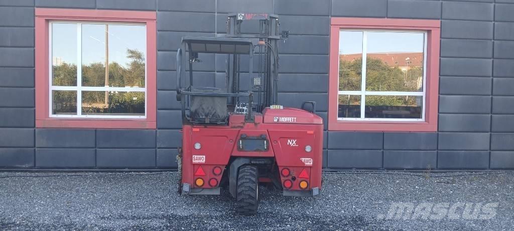 Moffett M5 25.3 NX Tehnika ar dīzeļa dzinēju