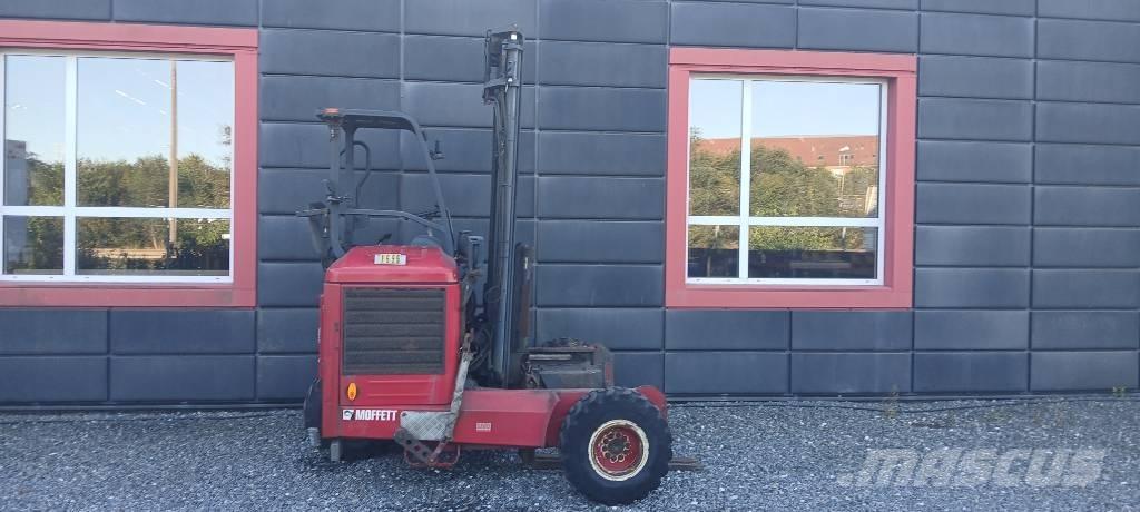 Moffett M5 25.3 NX Tehnika ar dīzeļa dzinēju