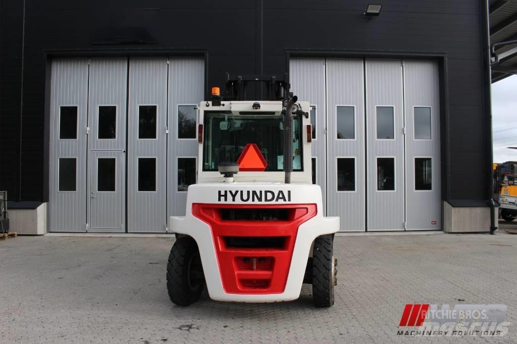 Hyundai 70 D-7 A Tehnika ar dīzeļa dzinēju