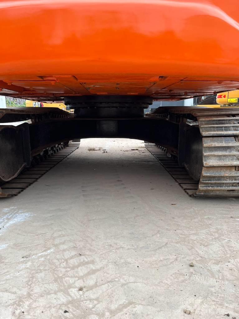 Doosan DX 140 LC Kāpurķēžu ekskavatori