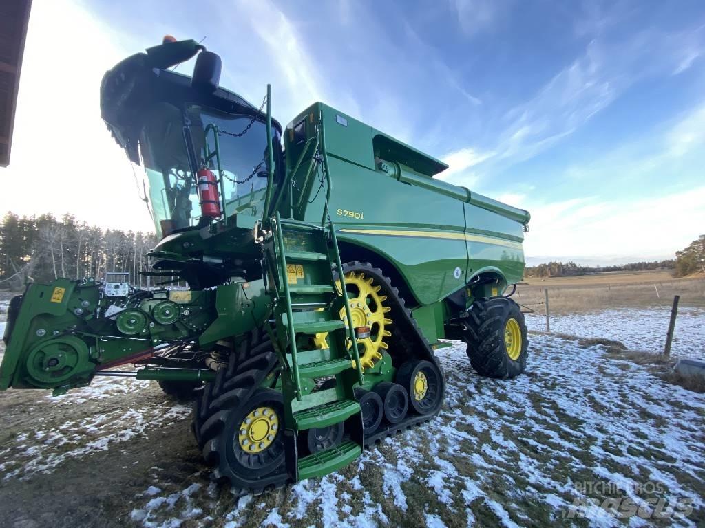 John Deere S790i Ražas novākšanas kombaini
