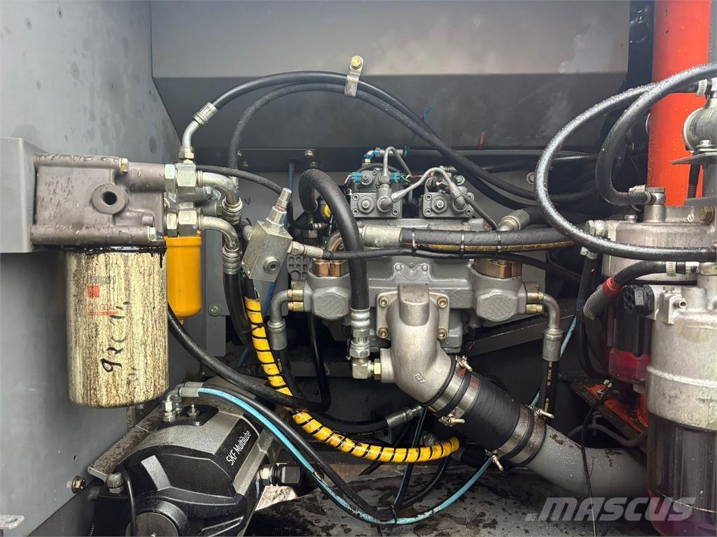 Hitachi ZX250LC-3 Kāpurķēžu ekskavatori