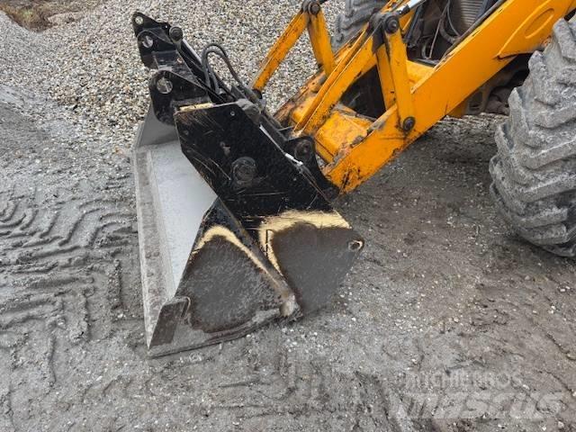 JCB 4 CX Ekskavatori-iekrāvēji