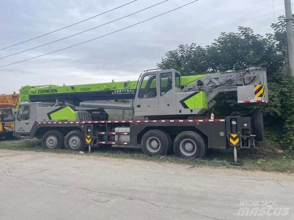 Zoomlion ZTC550V Kāpurķēžu ceļamkrāni