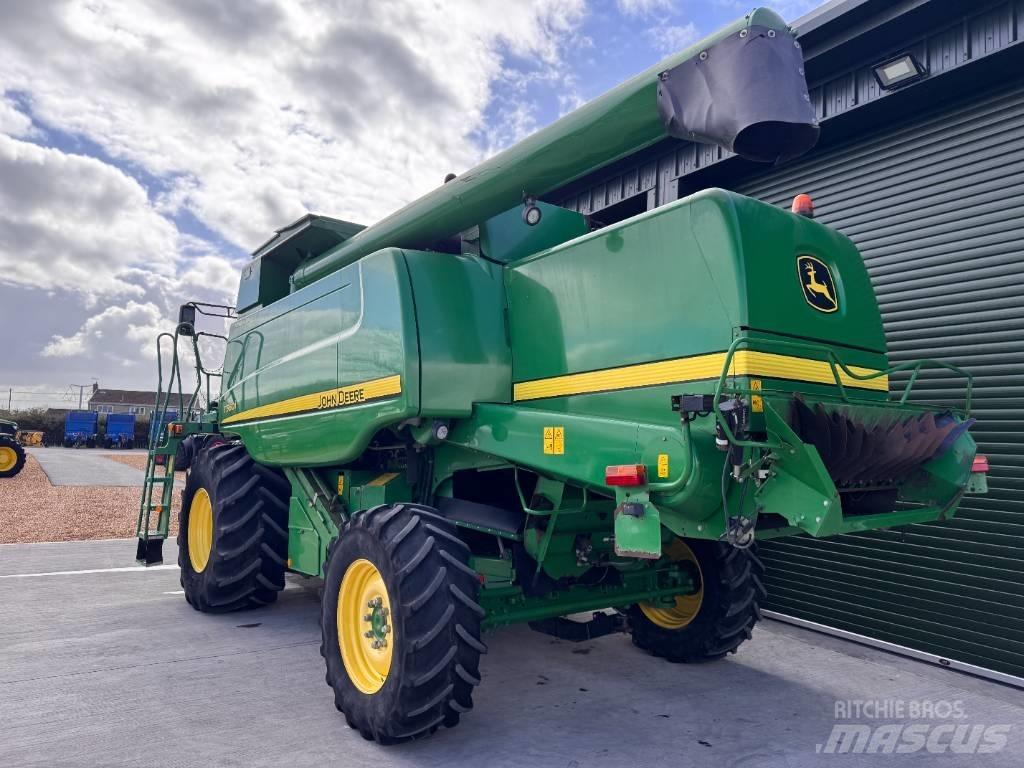 John Deere T 560 i Ražas novākšanas kombaini