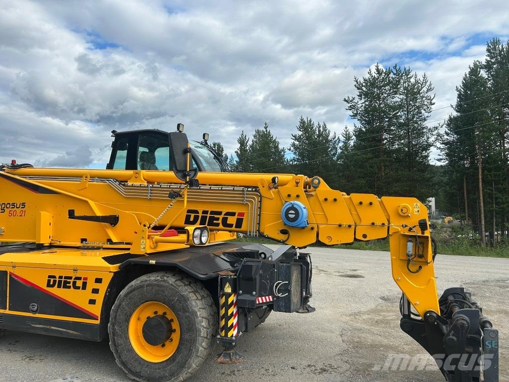 Dieci PEGASUS 5.21 Teleskopiskie manipulatori