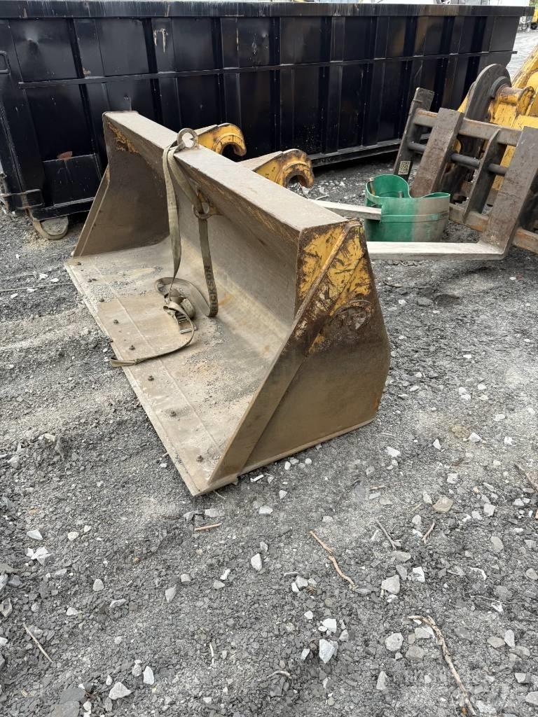 CAT 450 F Ekskavatori-iekrāvēji