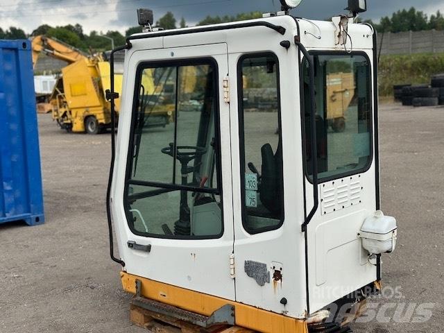Liebherr A 924 B CAB Kabīnes un interjers